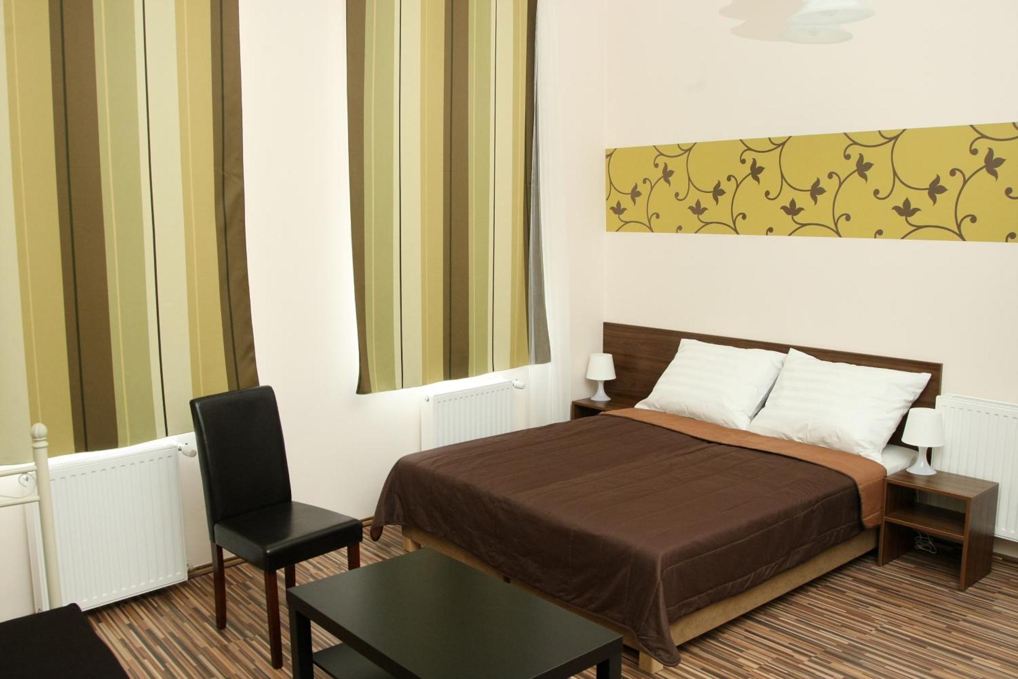 Promenade Panzio Bed & Breakfast มิชโคลซ์ ภายนอก รูปภาพ