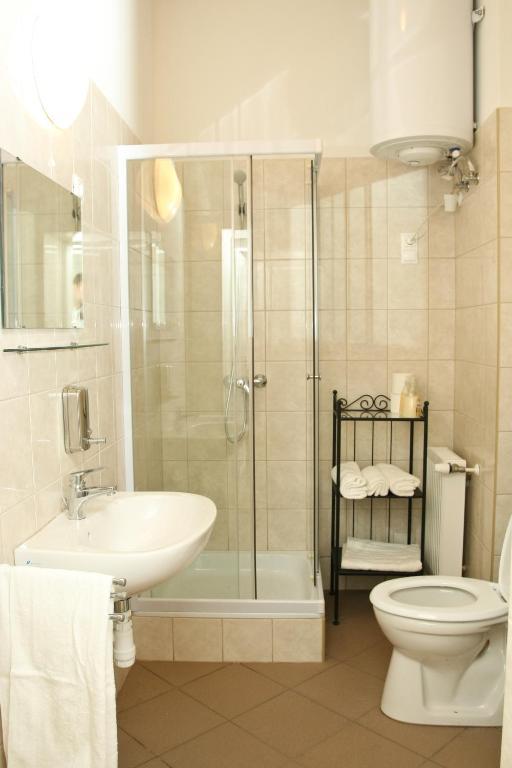 Promenade Panzio Bed & Breakfast มิชโคลซ์ ห้อง รูปภาพ