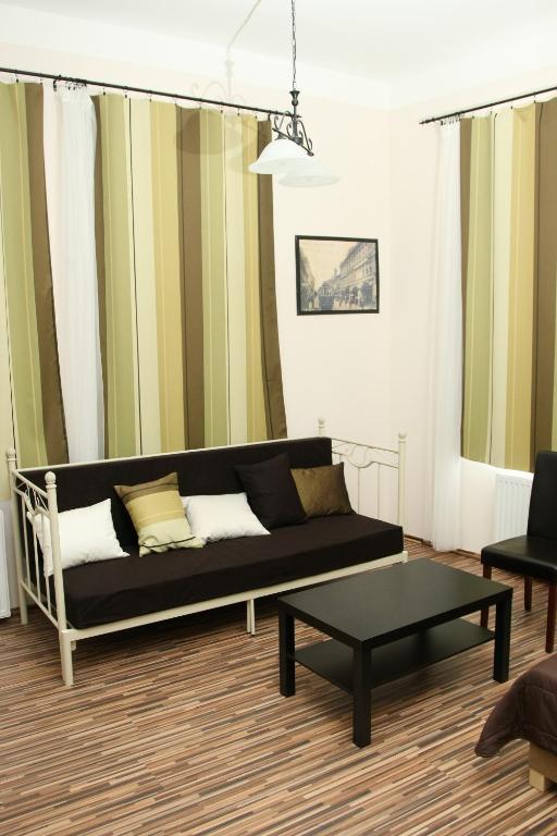 Promenade Panzio Bed & Breakfast มิชโคลซ์ ห้อง รูปภาพ