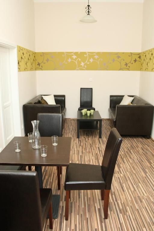 Promenade Panzio Bed & Breakfast มิชโคลซ์ ห้อง รูปภาพ