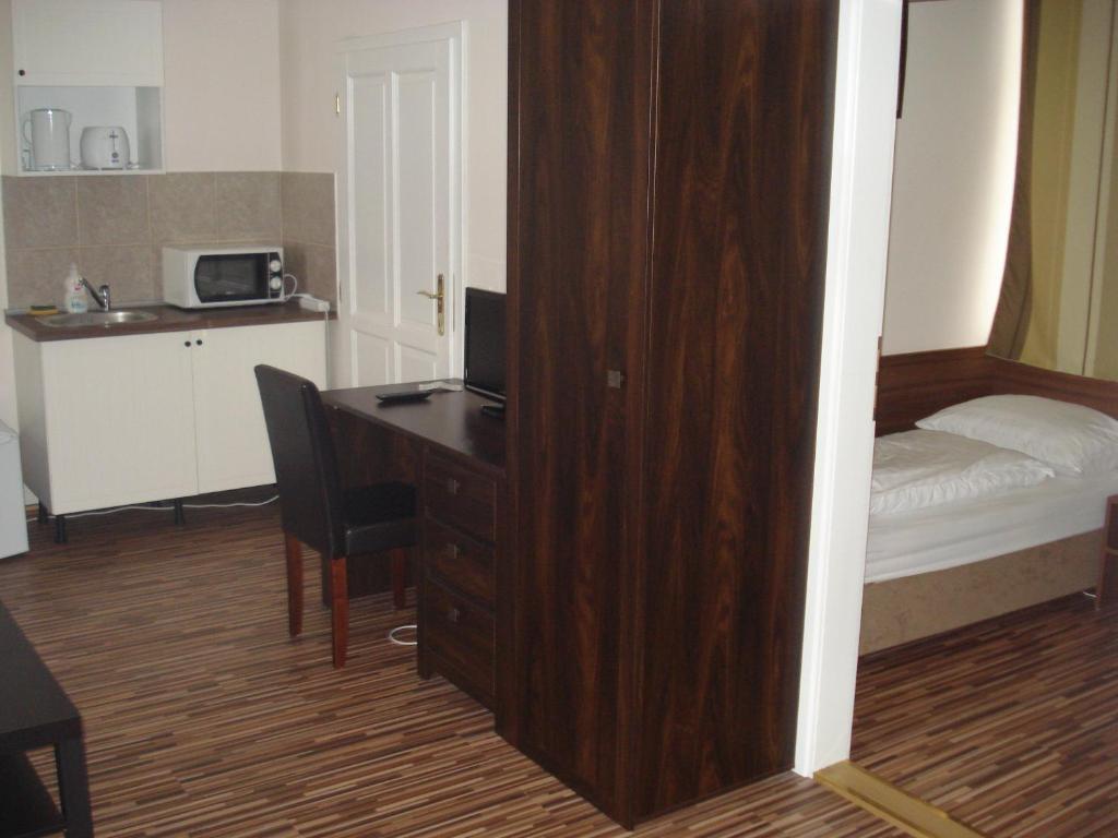 Promenade Panzio Bed & Breakfast มิชโคลซ์ ห้อง รูปภาพ