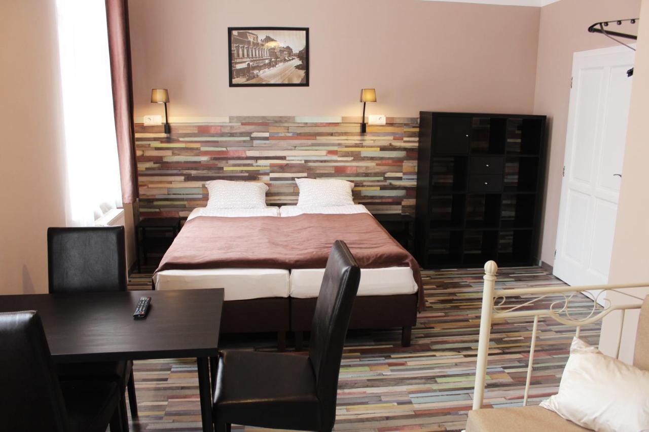 Promenade Panzio Bed & Breakfast มิชโคลซ์ ภายนอก รูปภาพ