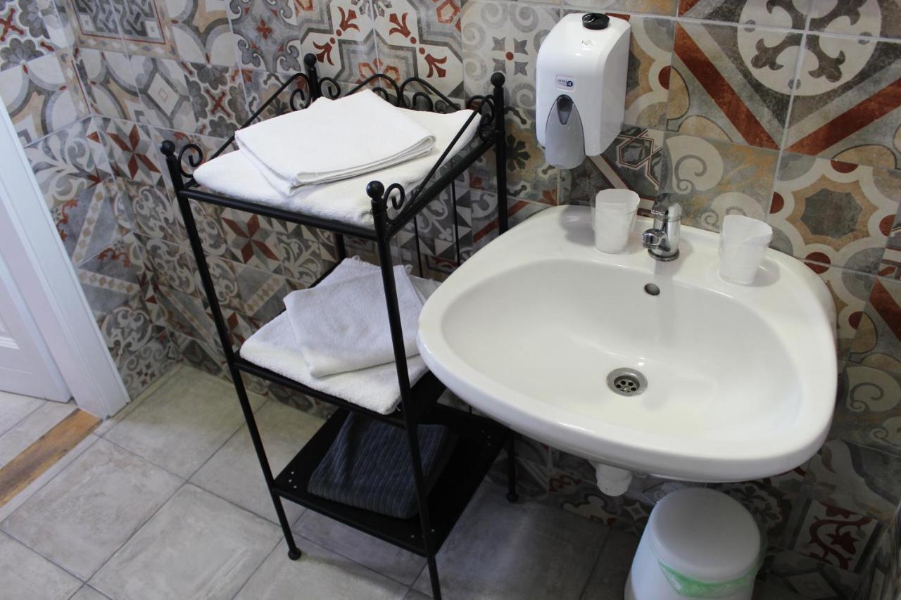 Promenade Panzio Bed & Breakfast มิชโคลซ์ ภายนอก รูปภาพ