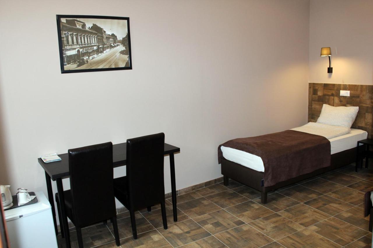 Promenade Panzio Bed & Breakfast มิชโคลซ์ ภายนอก รูปภาพ