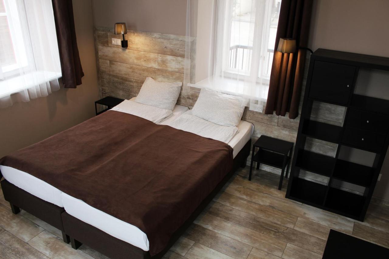 Promenade Panzio Bed & Breakfast มิชโคลซ์ ภายนอก รูปภาพ