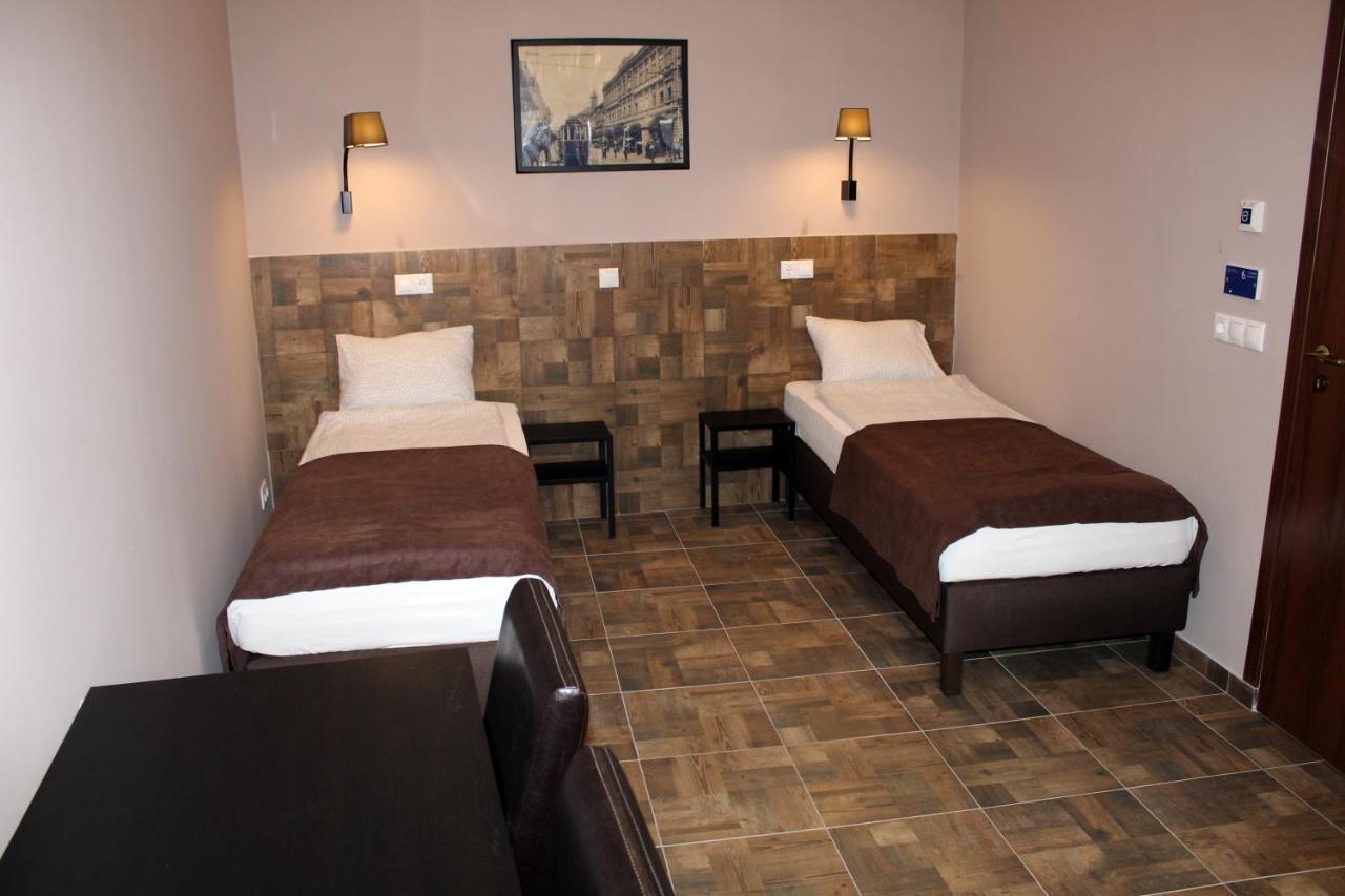 Promenade Panzio Bed & Breakfast มิชโคลซ์ ภายนอก รูปภาพ