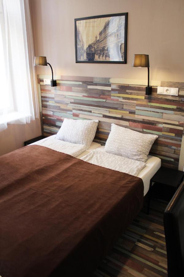 Promenade Panzio Bed & Breakfast มิชโคลซ์ ภายนอก รูปภาพ