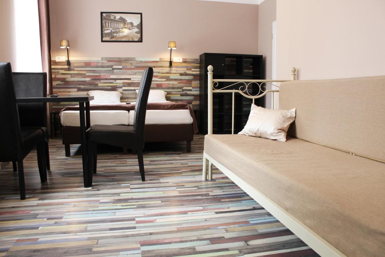 Promenade Panzio Bed & Breakfast มิชโคลซ์ ภายนอก รูปภาพ